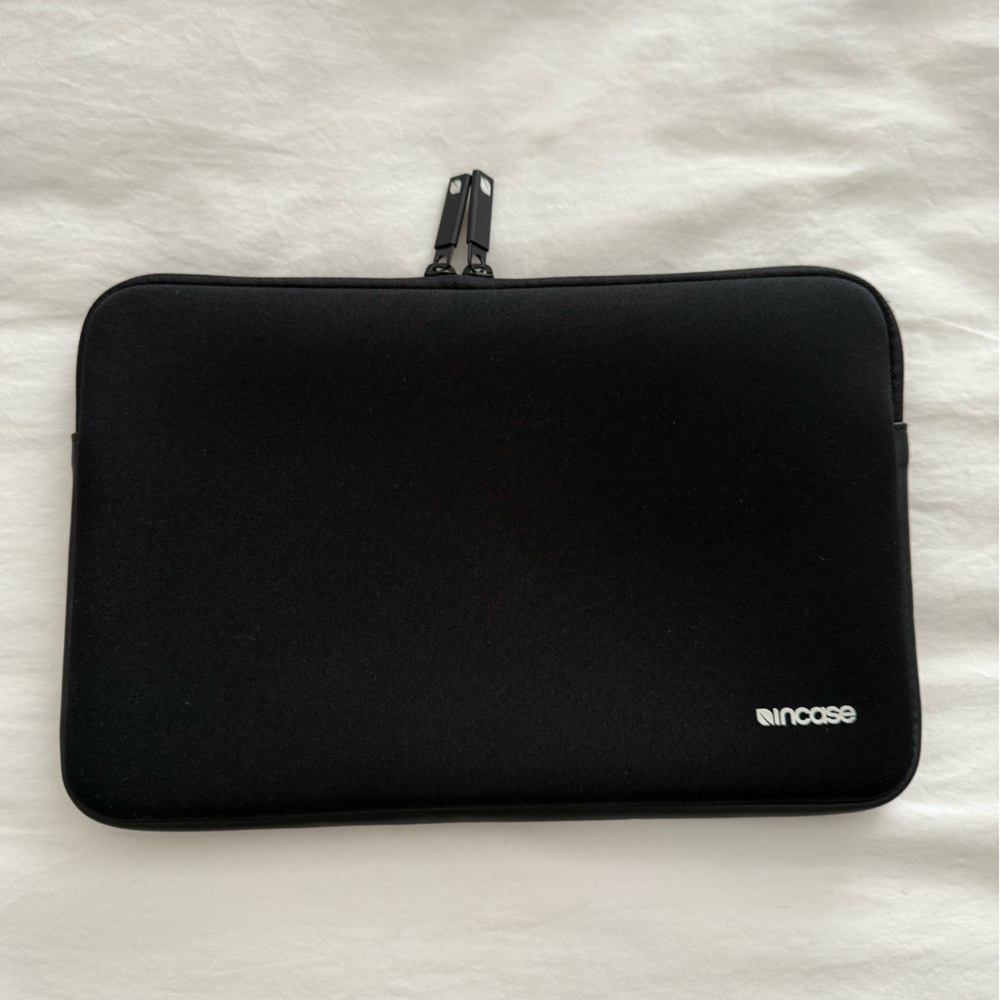 InCase Black Tablet Sleeve